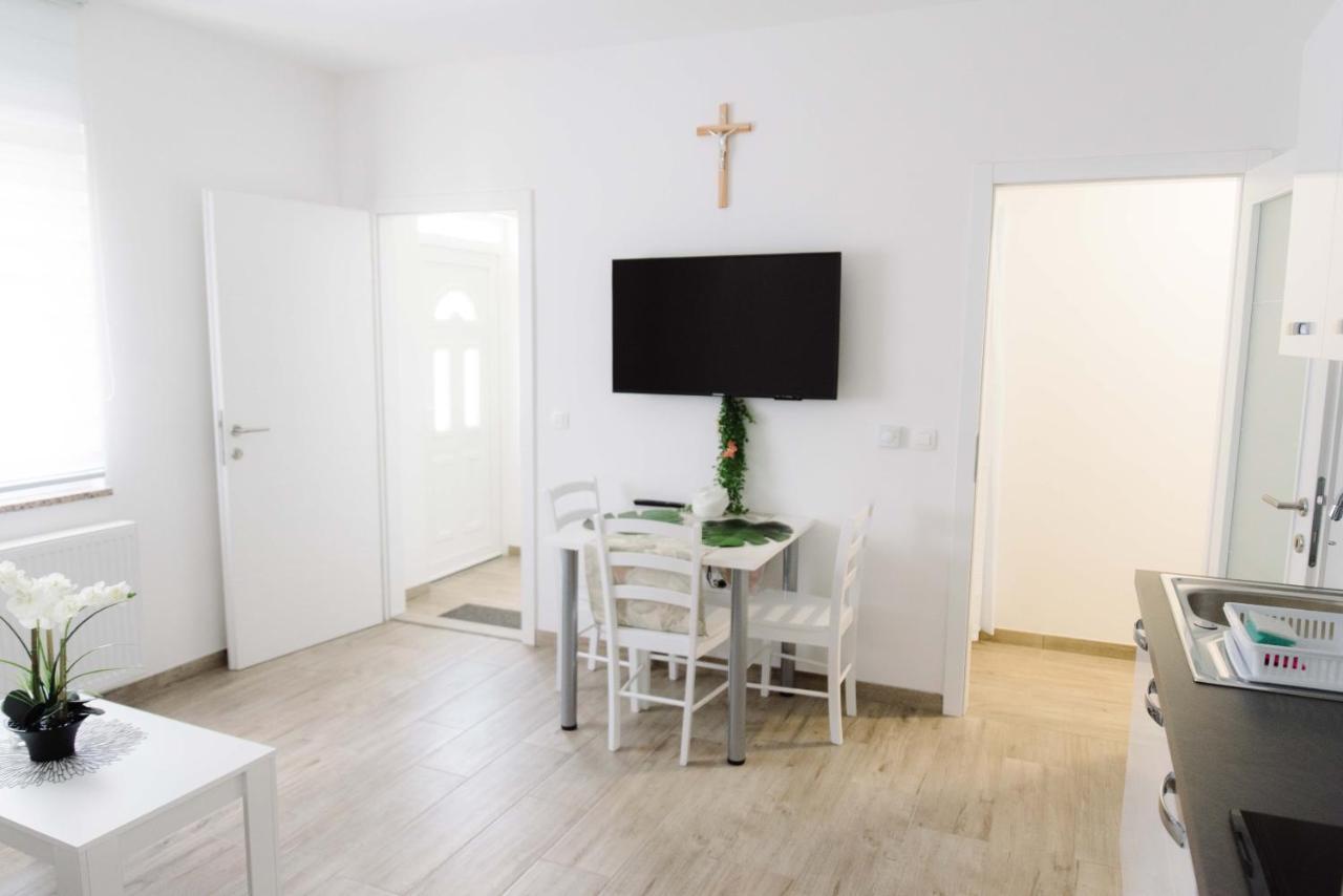 Ruza Apartmani 자다르 외부 사진